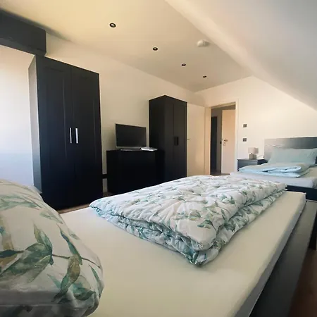 Montihaus Gaeste & Monteurzimmer Δωμάτια σε οικογενειακή κατοικία